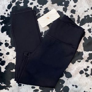 NWT high-waisted powerhold capri